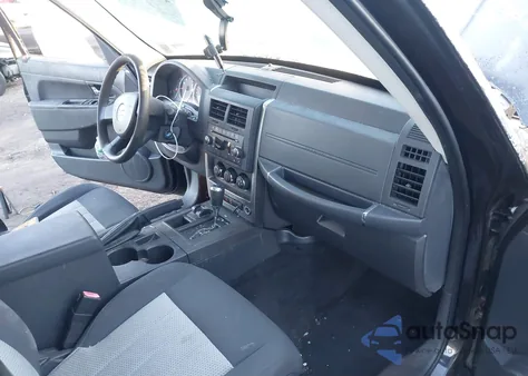 2010 Jeep Liberty Sport z USA, uszkodzony, nr VIN 1J4PN2GK3AW178481